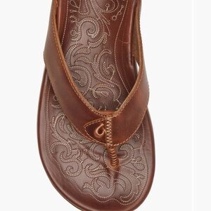 OluKai Men's Chestnut Brown Leather Thong Sandal